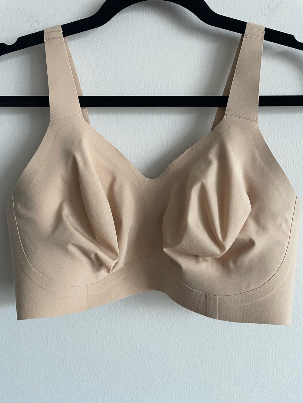 Evelyn & Bobbie the beyond bra sand wireless wire free M